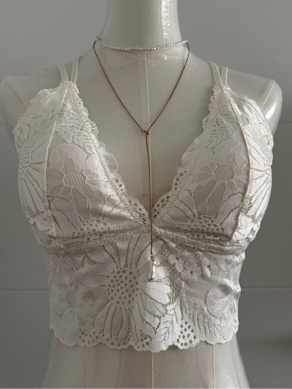 Aerie Soft White Lace Bralette